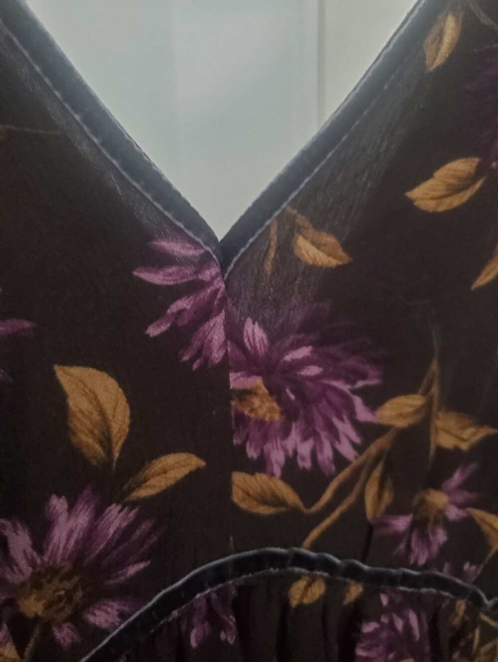 American Eagle Purple Floral Loose Flowy Velvet Trim Top Womens Medium - Picture 2 of 10